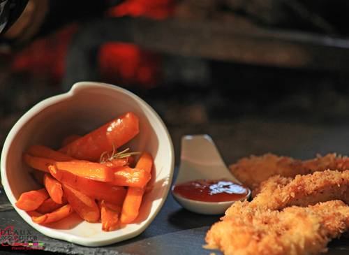 Crunchy chicken with carrot chips