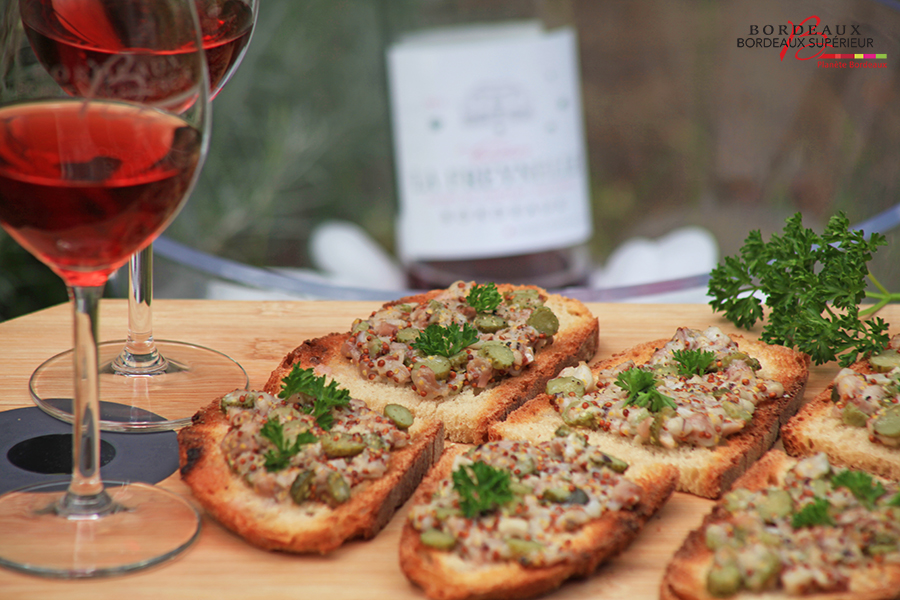 Pig trotter tartines with cornichons