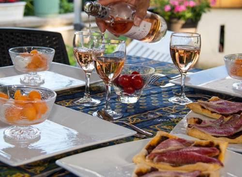 Feuilletés de rouget  au confit d’Aubergines et Bordeaux Rosé