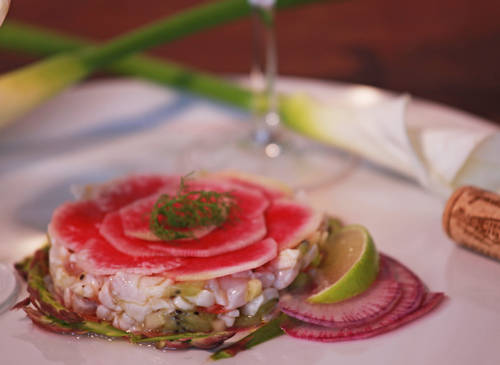 Tartare de bar, radis et asperges