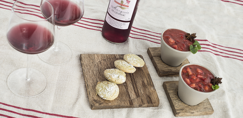 Soupe de fraises à l’anis étoilé et à la menthe