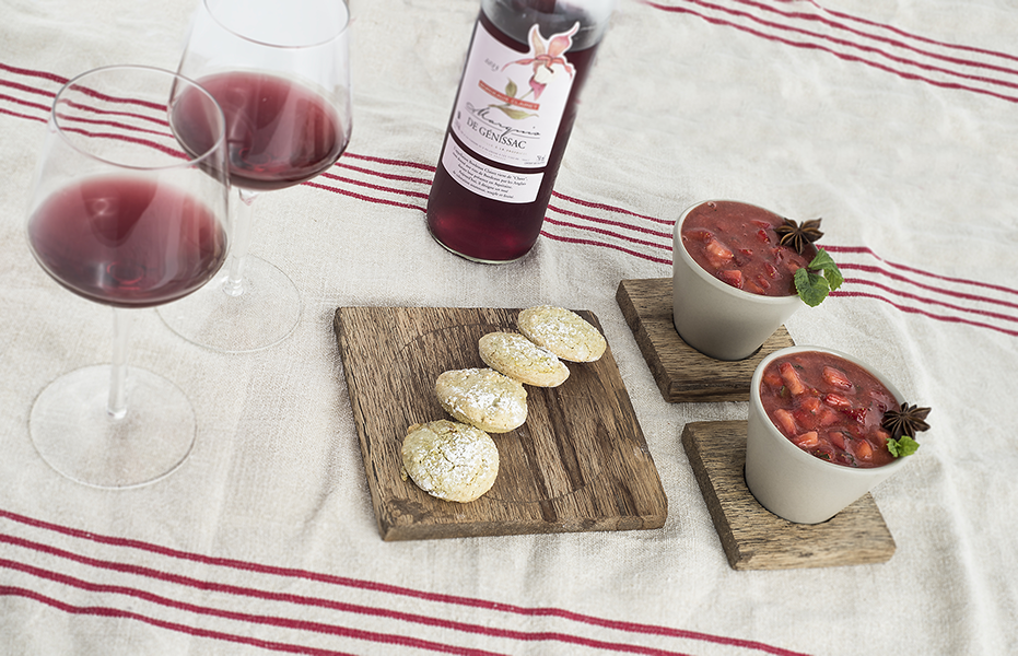 Soupe de fraises à l’anis étoilé et à la menthe