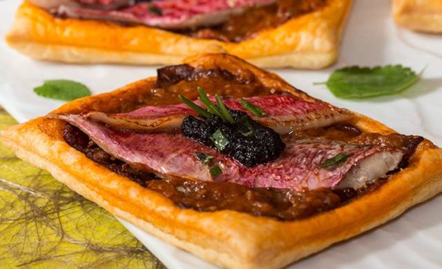 Feuilletés de rouget  au confit d’Aubergines et Bordeaux Rosé