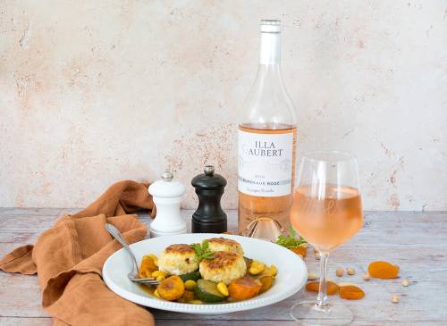 Tajine de boulettes de poulet aux abricots et aux amandes