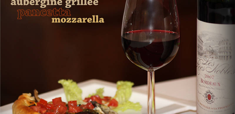 La Tarte à la tomate, à l’aubergine grillée, à la pancetta et à la mozzarella